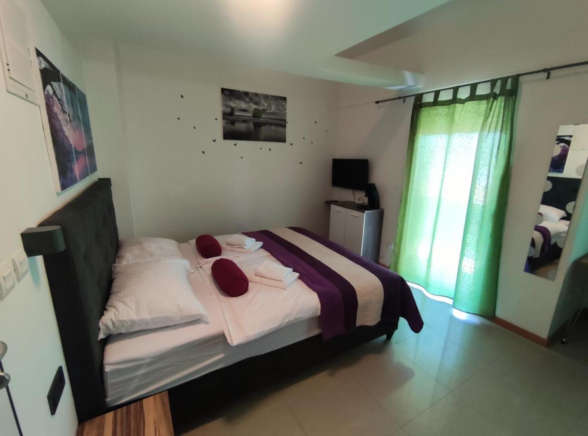 Panorama Sunset Apartments เซรส ภายนอก รูปภาพ